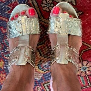 🔥sale 🔥Marc Fisher gold and cork shoes